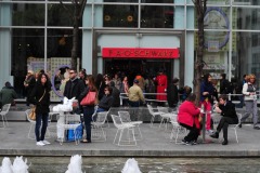 Nice little plaza in front of FAO Schwarz...