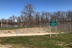 Small park and boat launch on the Wabash River that forms the border of Indiana and Illinois Small park and boat launch on the Wabash River that forms the border of Indiana and Illinois