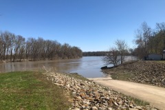 Small park and boat launch on the Wabash River that forms the border of Indiana and Illinois Small park and boat launch on the Wabash River that forms the border of Indiana and Illinois