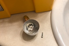Finally got the set screw and the handle removed... Finally got the set screw and the handle removed...