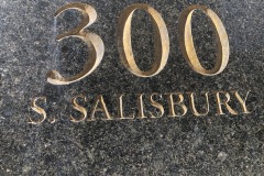 Love that granite and gold... Love that granite and gold...